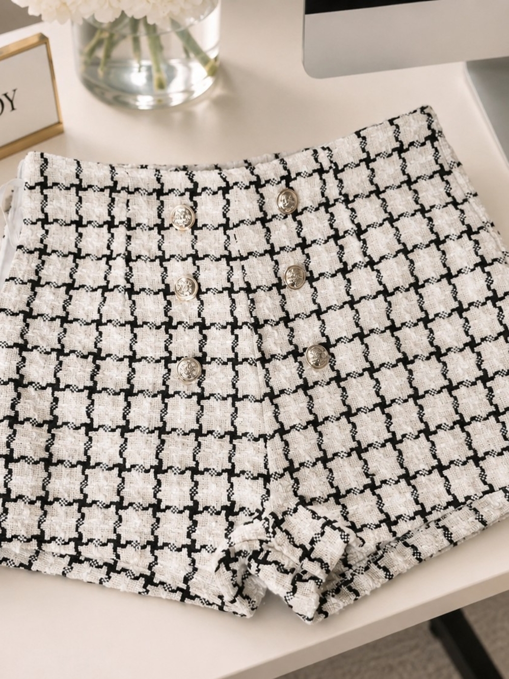 Women's Black & White Tweed Button-Front Dress Shorts